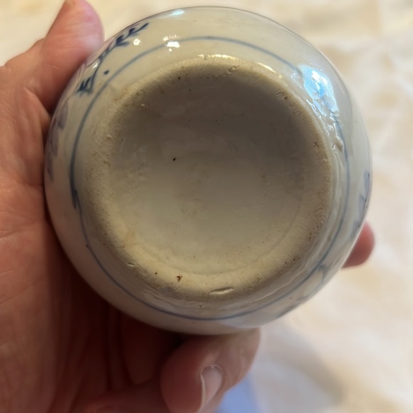 Chinese Cobalt Blue & White Floral Pattern Ceramic Porcelain Ginger Jar. - Picture 8 of 12